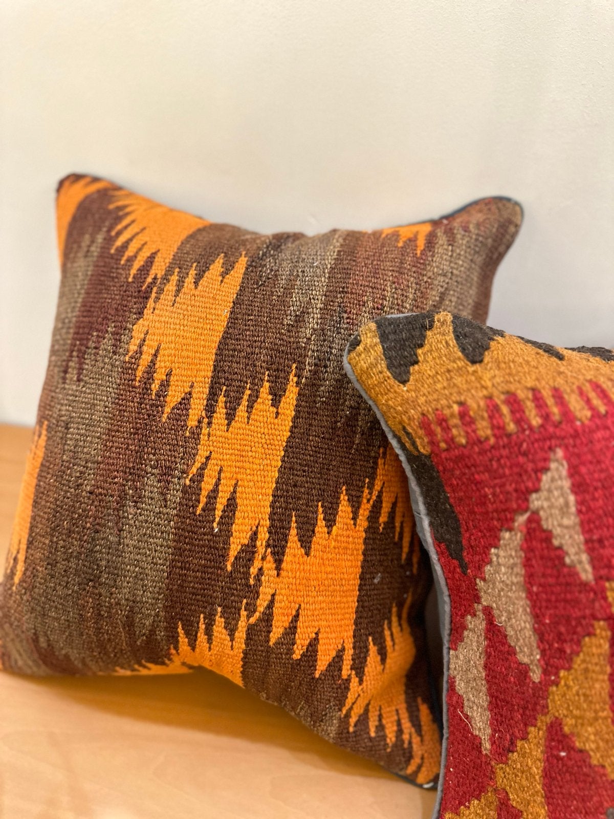 2x Kilim kussen modern ca. 45x45 cm met vulling, Ophalen of Verzenden, Nieuw, Oranje, Vierkant