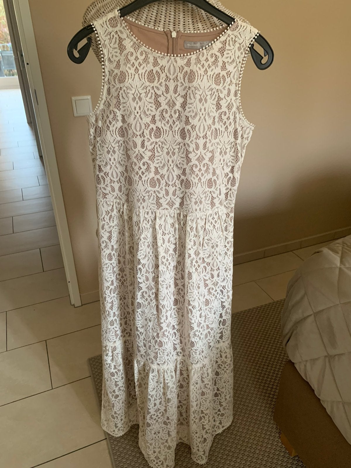 Nieuw beige creme kant maxi jurk Hallhuber maat 34, Beige, Nieuw, Ophalen of Verzenden, Maat 34 (XS) of kleiner