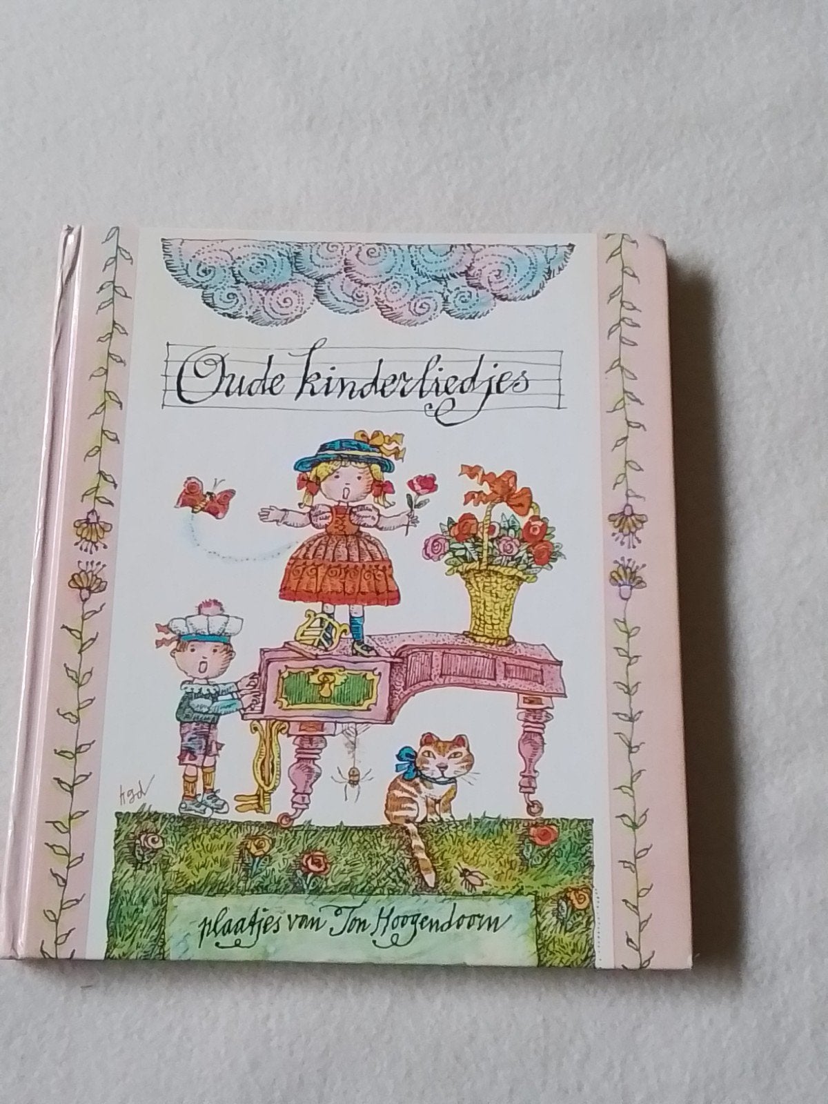 Oude Kinderliedjes met tekeningen van Ton Hoogendoorn, Gelezen, Non-fictie, Jongen of Meisje, Ophalen of Verzenden