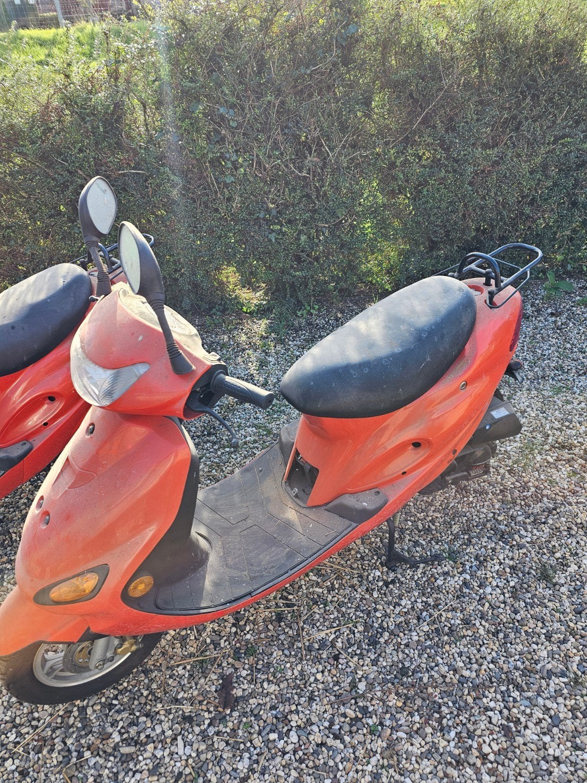 Drie rode Baotian scooters., Ophalen, Baotian, Maximaal 45 km/u, Zo goed als nieuw
