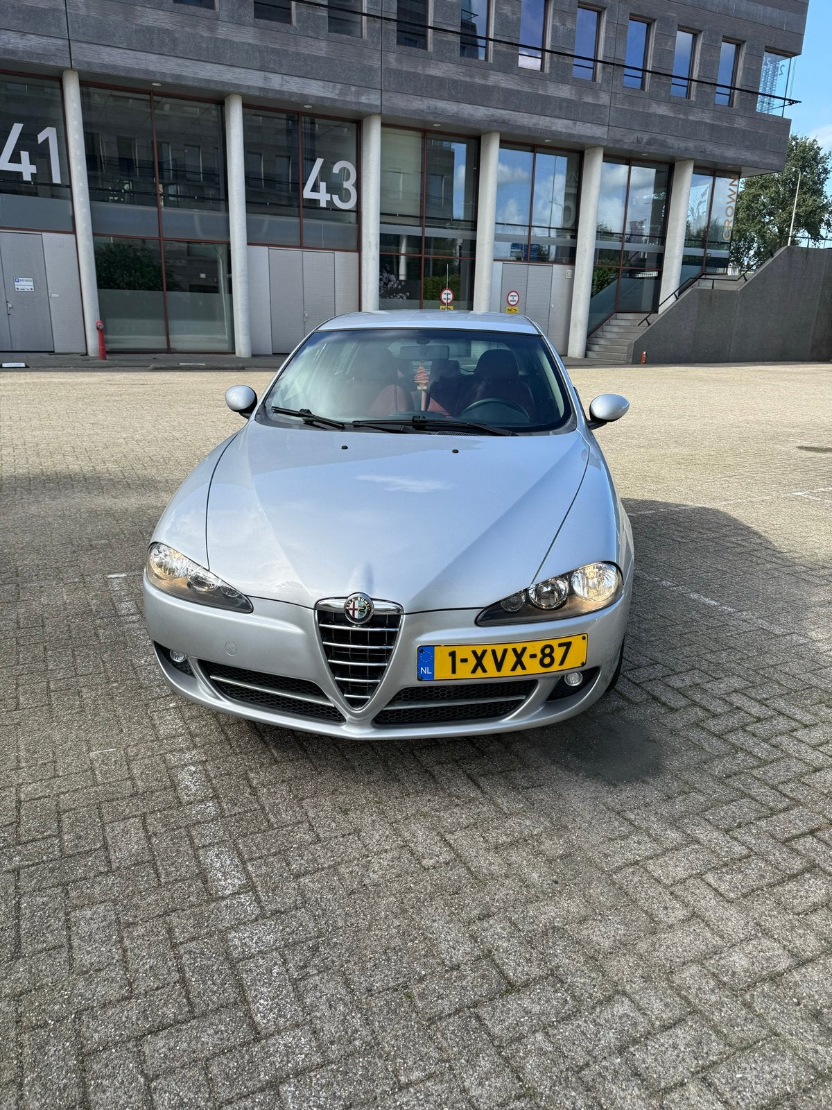 Alfa Romeo 147 1.6 T.spark 16V 88KW 5DR 2008 Grijs, Voorwielaandrijving, 1195 kg, 4 cilinders, 400 kg
