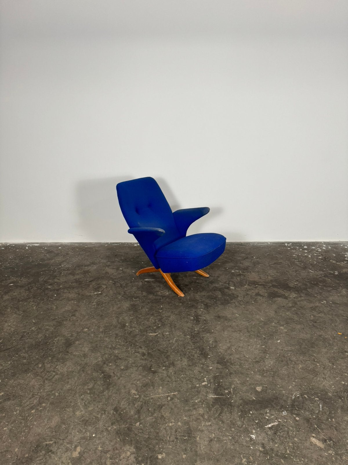 Artifort Pinguin Theo Ruth blauw, Huis en Inrichting, Fauteuils, Zo goed als nieuw, 75 tot 100 cm, Ophalen