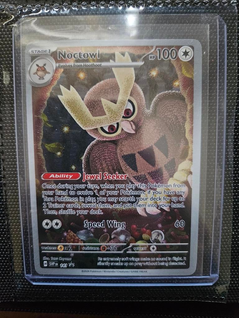 Pokemon Noctowl SVP 141 Promo, Ophalen of Verzenden, Zo goed als nieuw, Losse kaart, Foil