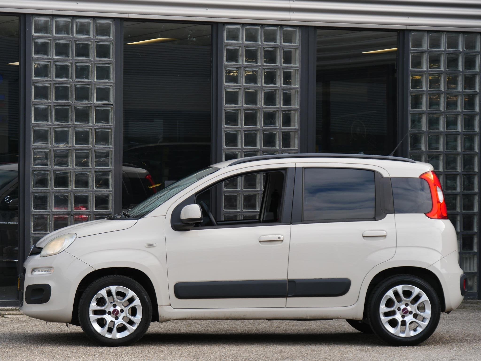 Fiat Panda TWINAIR 85PK LOUNGE/ STYLING PACK/ COOL PACK, Auto's, Voorwielaandrijving, Euro 5, Panda, Beige
