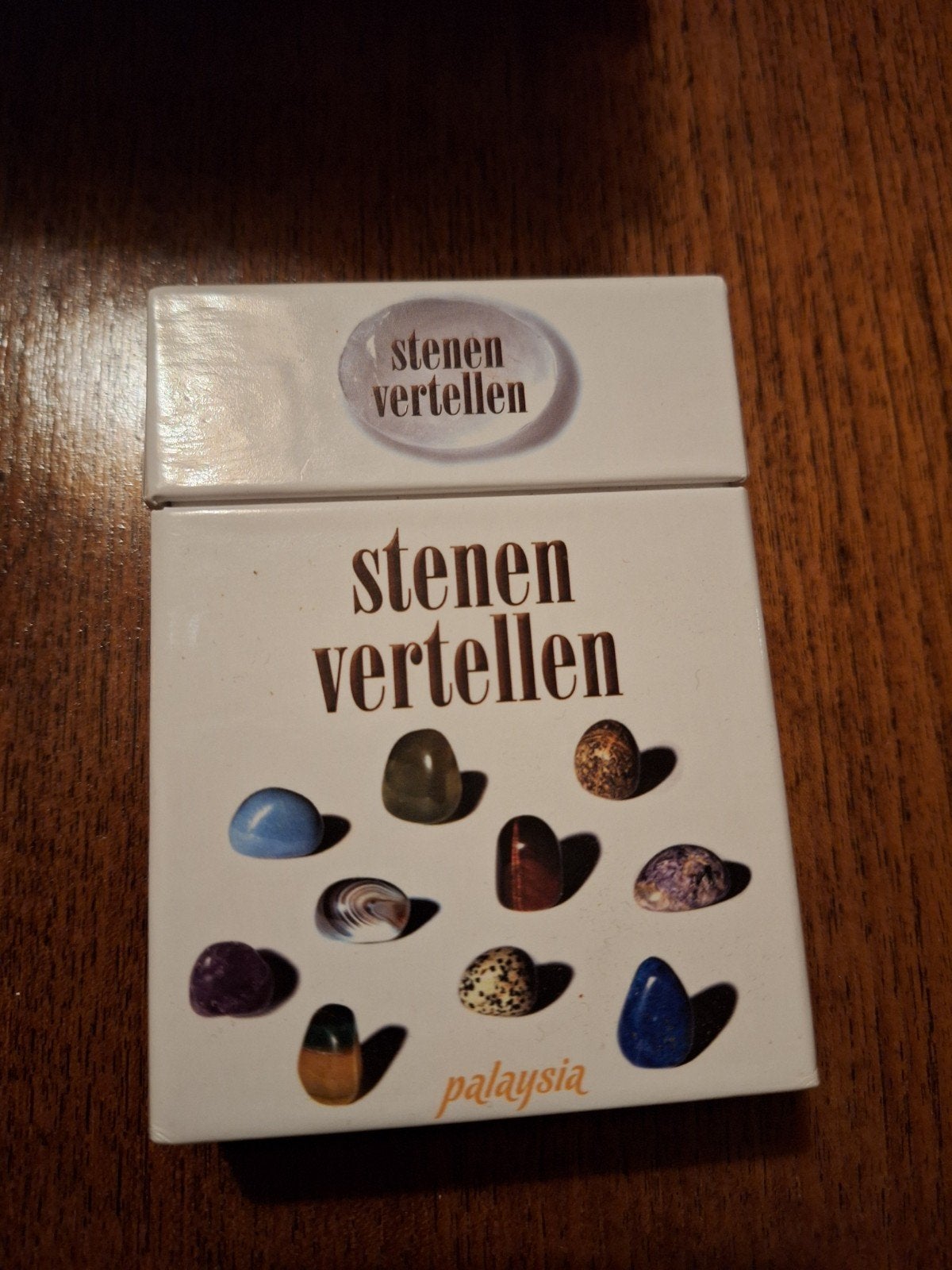 Stenen Vertellen - Edith Hagenaar - Palaysia, Spiritualiteit algemeen, Overige typen, Zo goed als nieuw, Edith Hagenaar