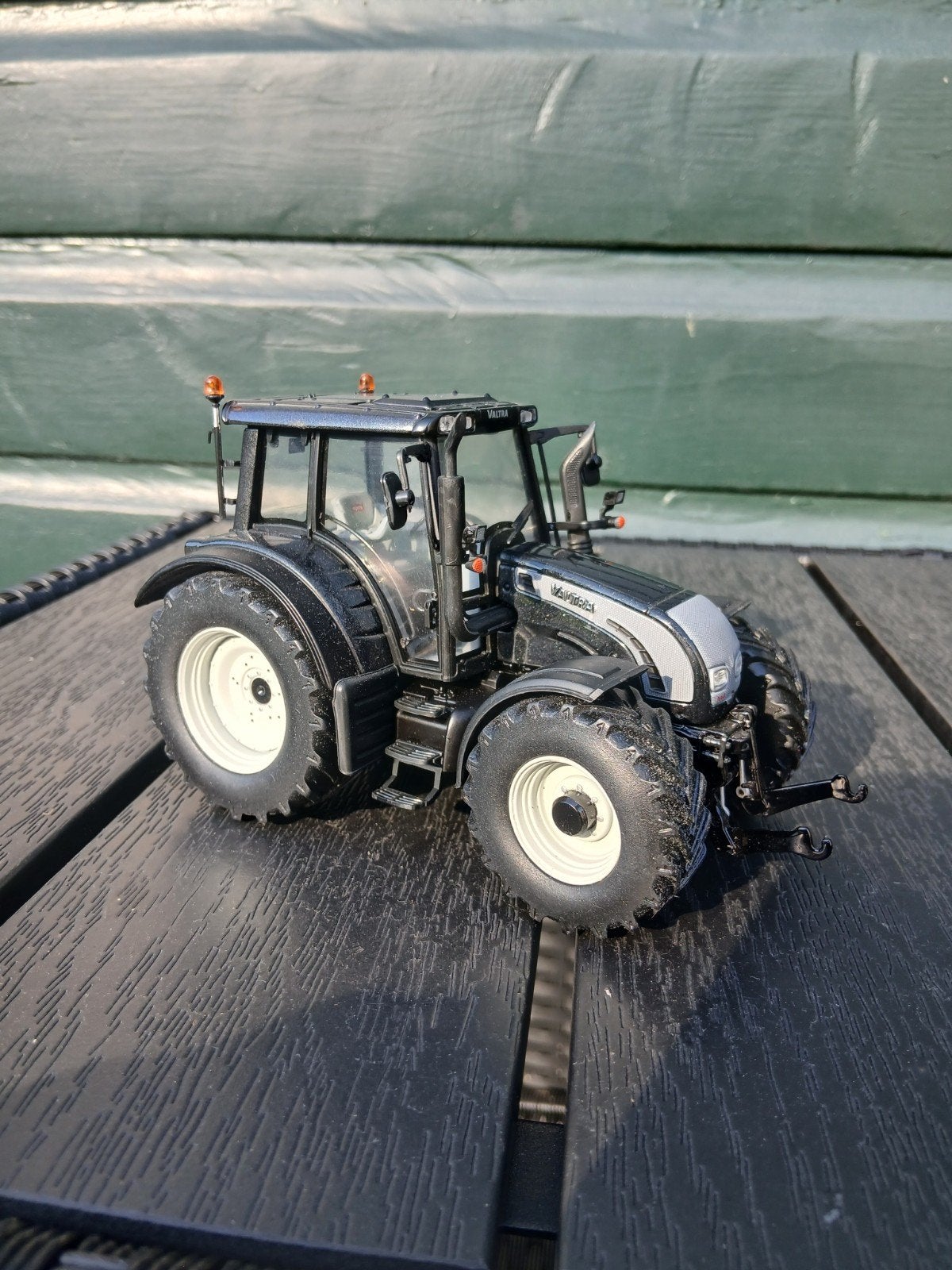 valtra n 142, Ophalen of Verzenden, Zo goed als nieuw, Tractor of Landbouw, Universal Hobbies