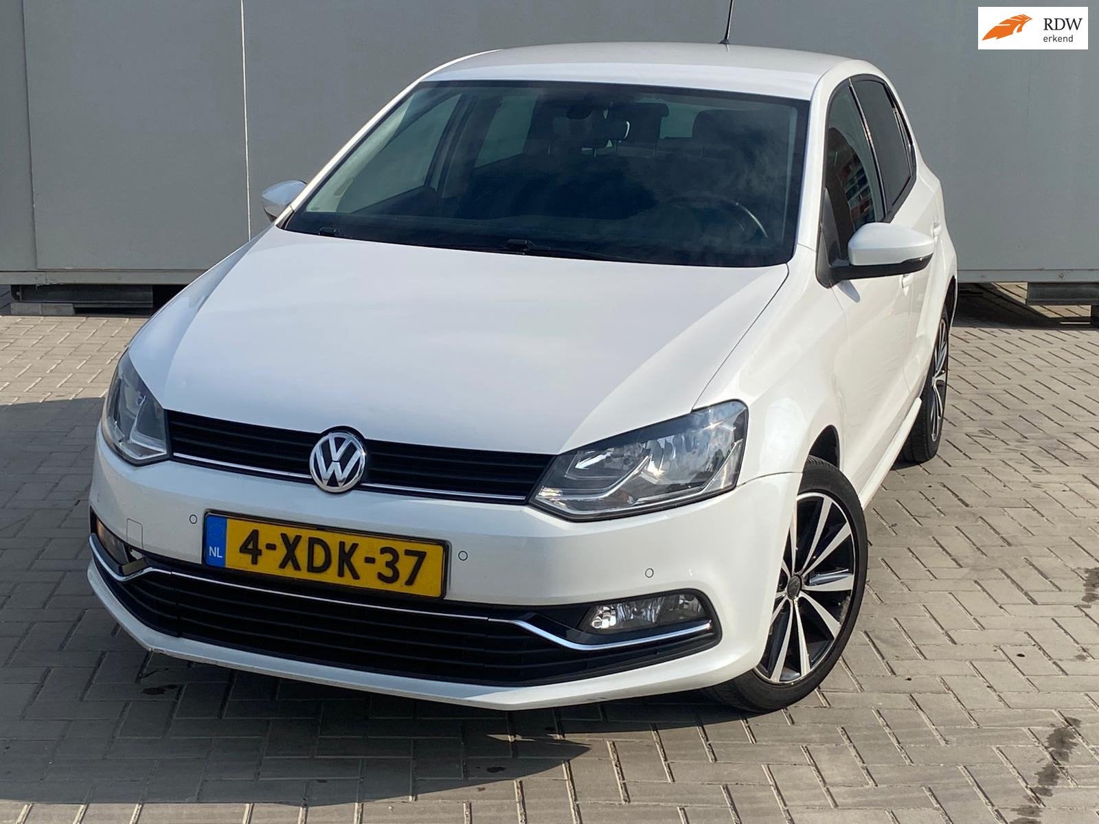 Volkswagen Polo 1.2 TSI Highline 5 DEURS HIGHLINE FACELIFT O, Auto's, Euro 6, 4 cilinders, Wit, Origineel Nederlands