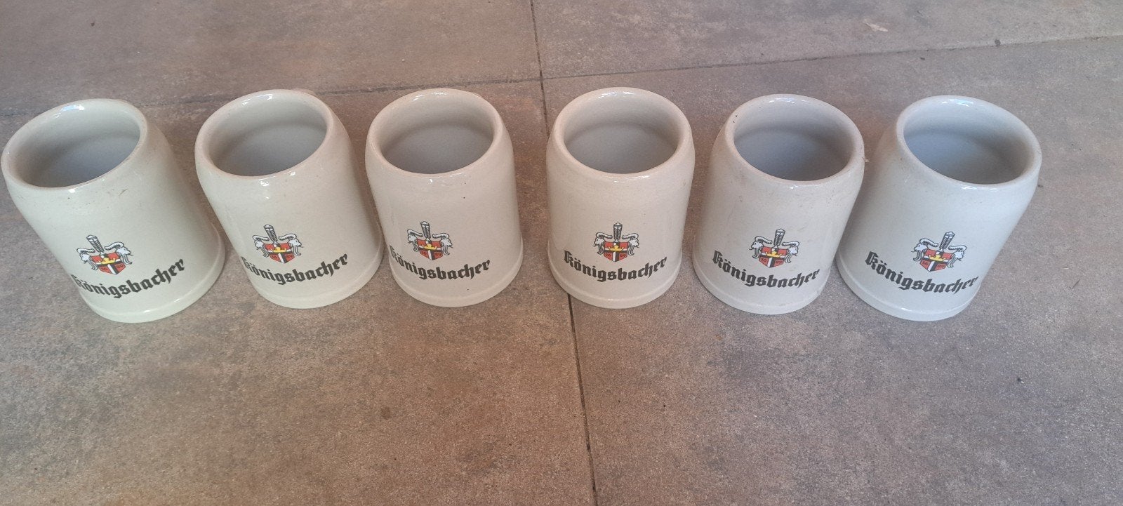 6x Königsbacher Bierpul Aardewerk - 0.4L, Verzamelen, Biermerken, Ophalen