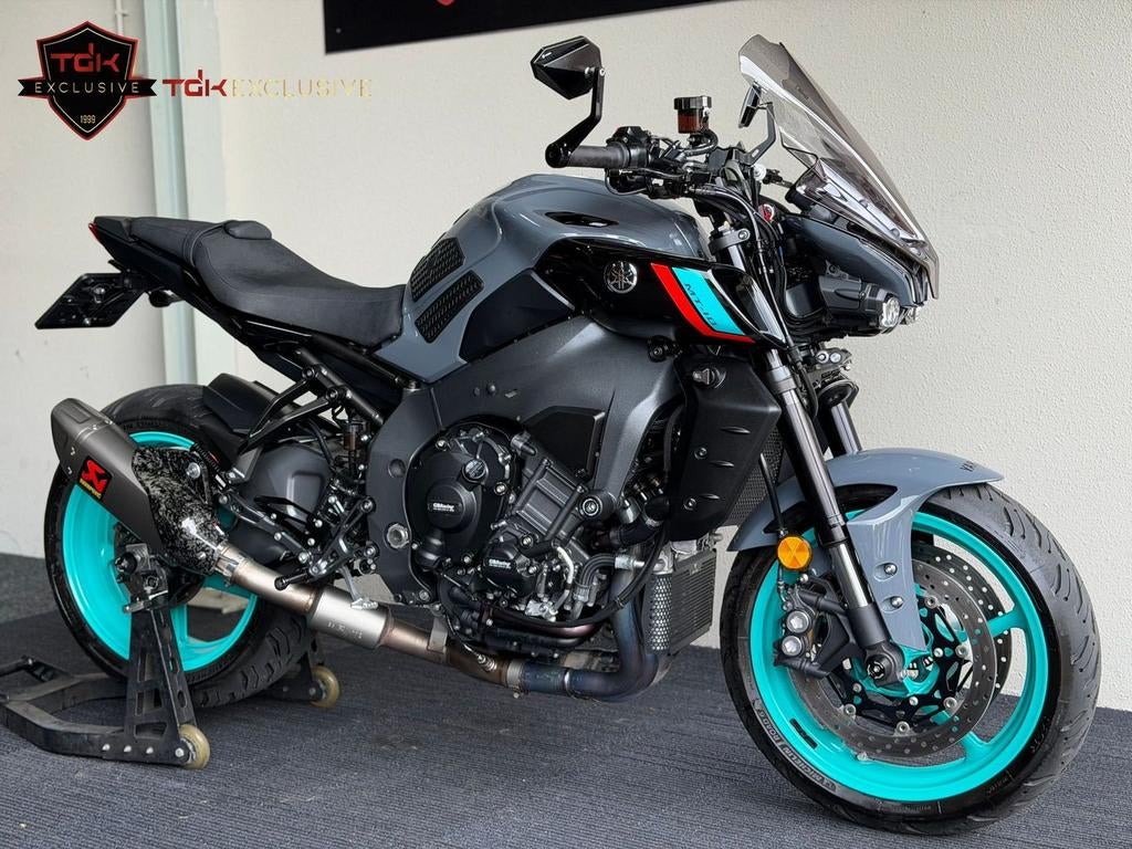 YAMAHA MT-10 BOMVOL! AKRAPOVIC NIEUWSTAAT MT10 MT 10 (09 07), Motoren, Motoren | Yamaha, 4 cilinders, Motorrijbewijs A, Bedrijf