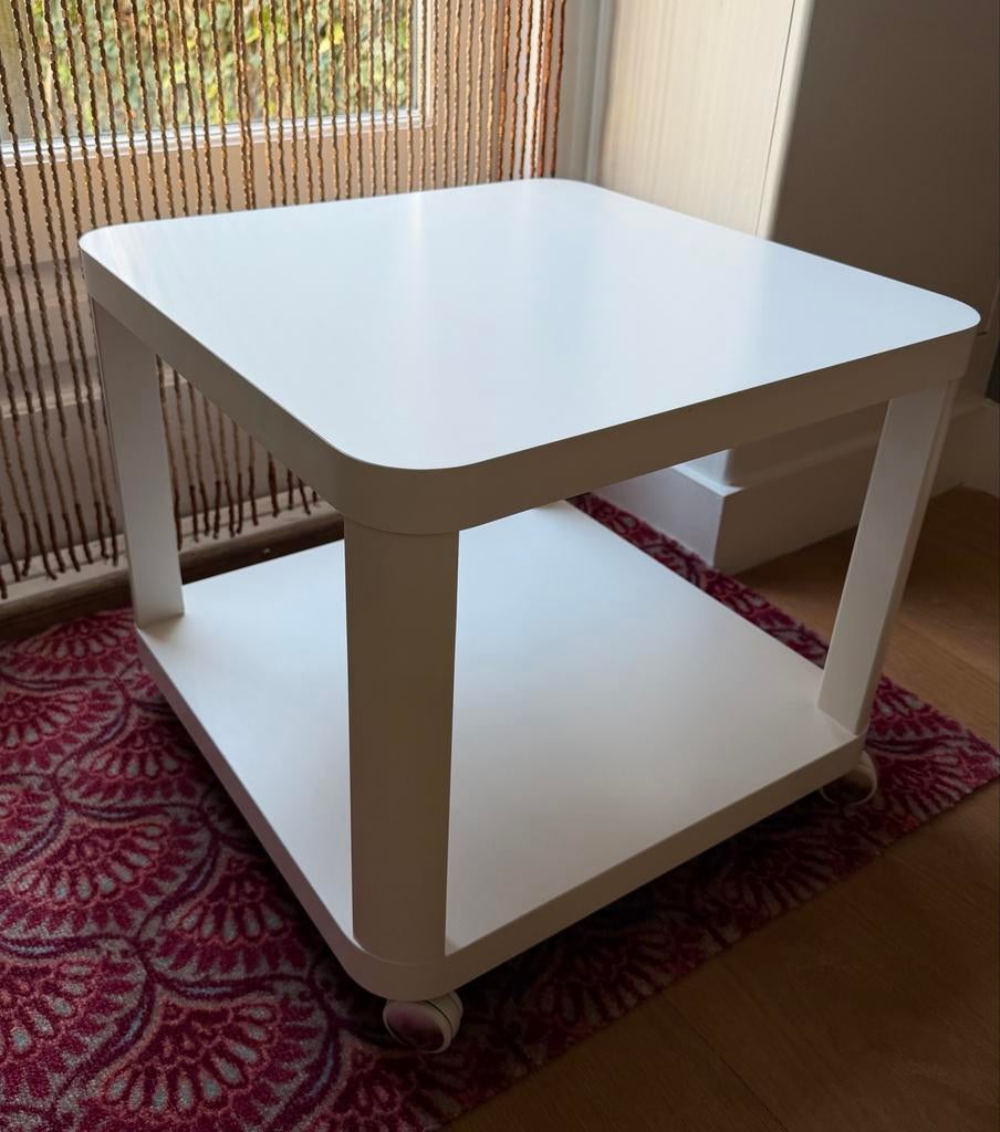 Tweedehands IKEA Tingby bijzettafel op wieltjes, Huis en Inrichting, Tafels | Bijzettafels, Gebruikt, Vierkant, 45 tot 60 cm, 55 tot 75 cm