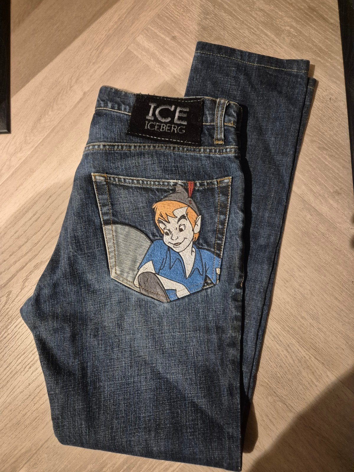 Iceberg Jeans met Peter Pan print - Maat W30, Blauw, W32 (confectie 46) of kleiner, Ophalen of Verzenden, Zo goed als nieuw