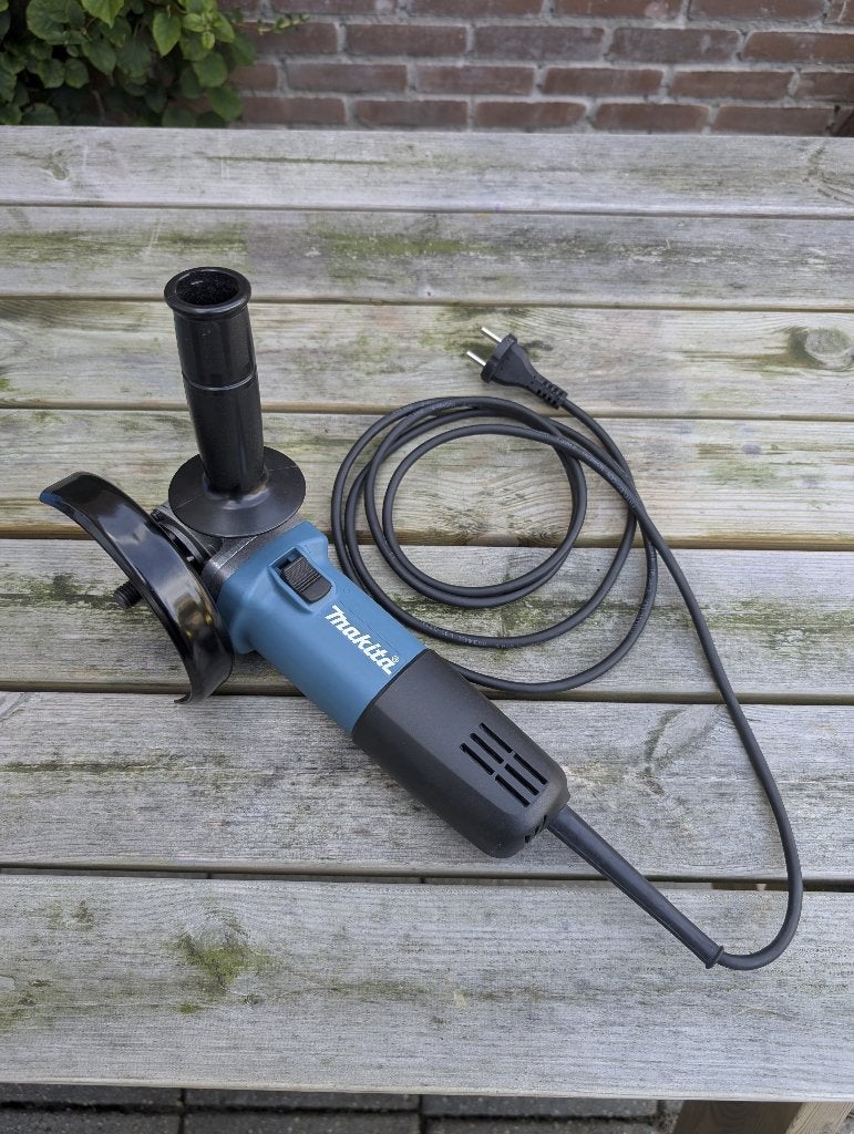Makita 125 mm Haakse Slijper / Slijptol 9558NBR, Doe-het-zelf en Verbouw, Gereedschap | Slijpmachines, Ophalen of Verzenden, 700 tot 1000 watt