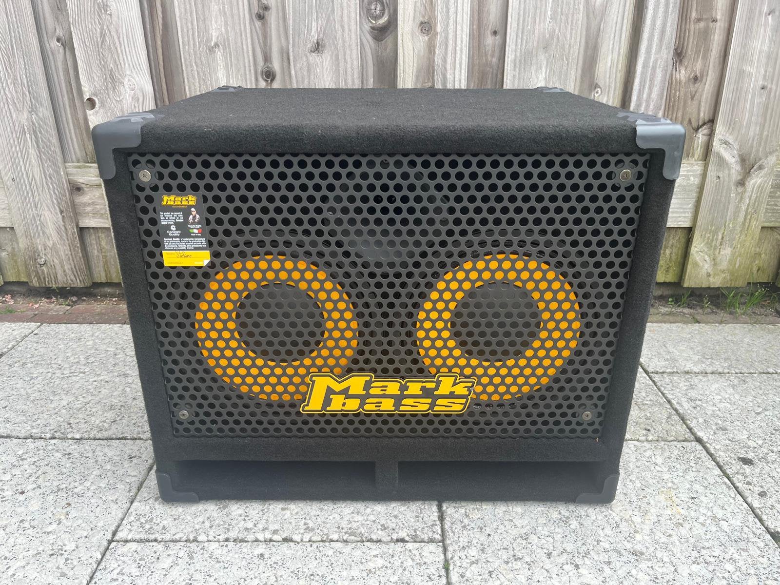 Foto 2 van Markbass 102 HF Std Cabinet met Hotcovers hoes (nieuwstaat).