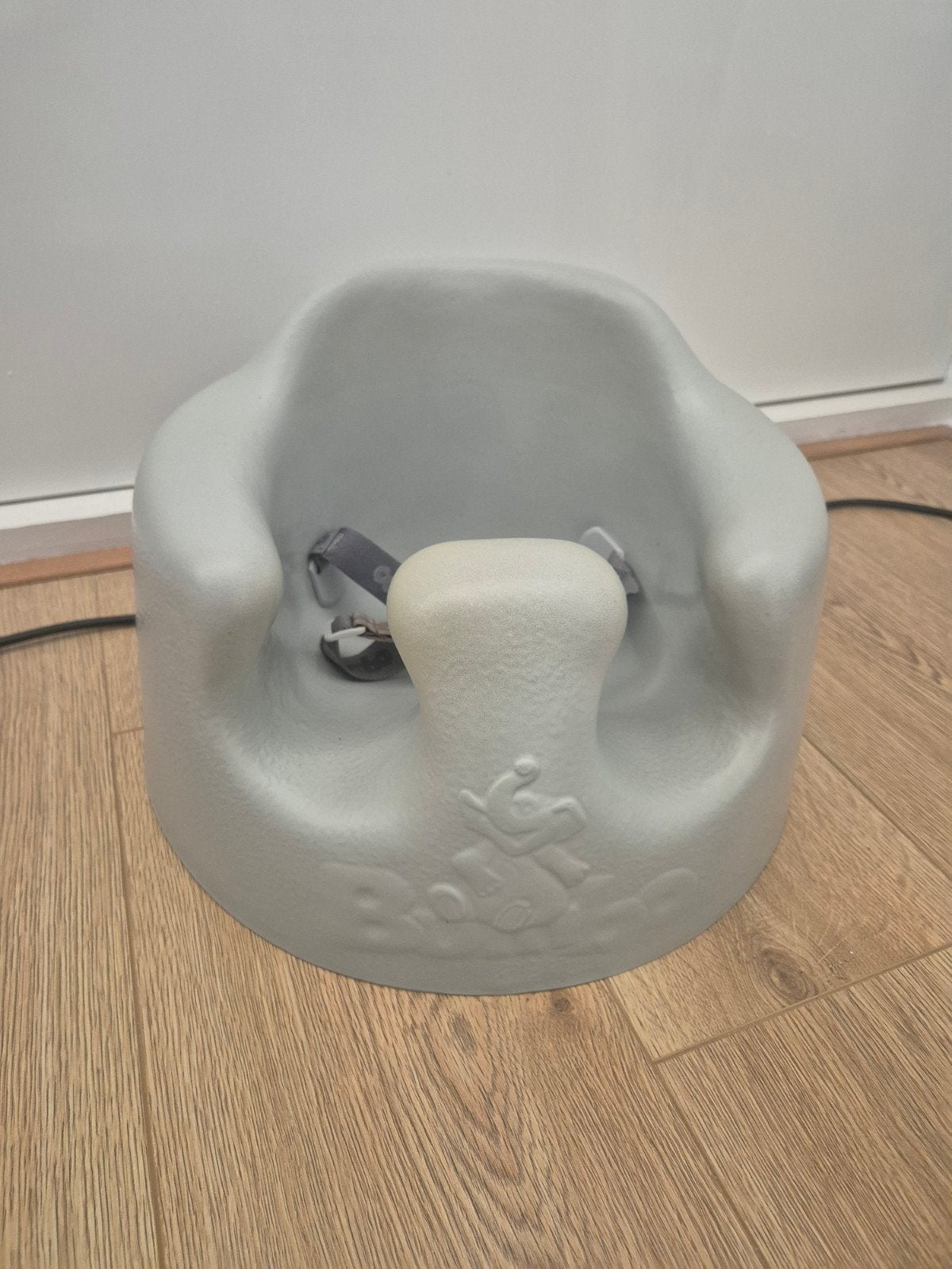 Bumbo Floor Seat Licht Grijs - Kinderstoel - Babystoeltje, Ophalen of Verzenden, Gebruikt, Overige typen, Gordel(s)