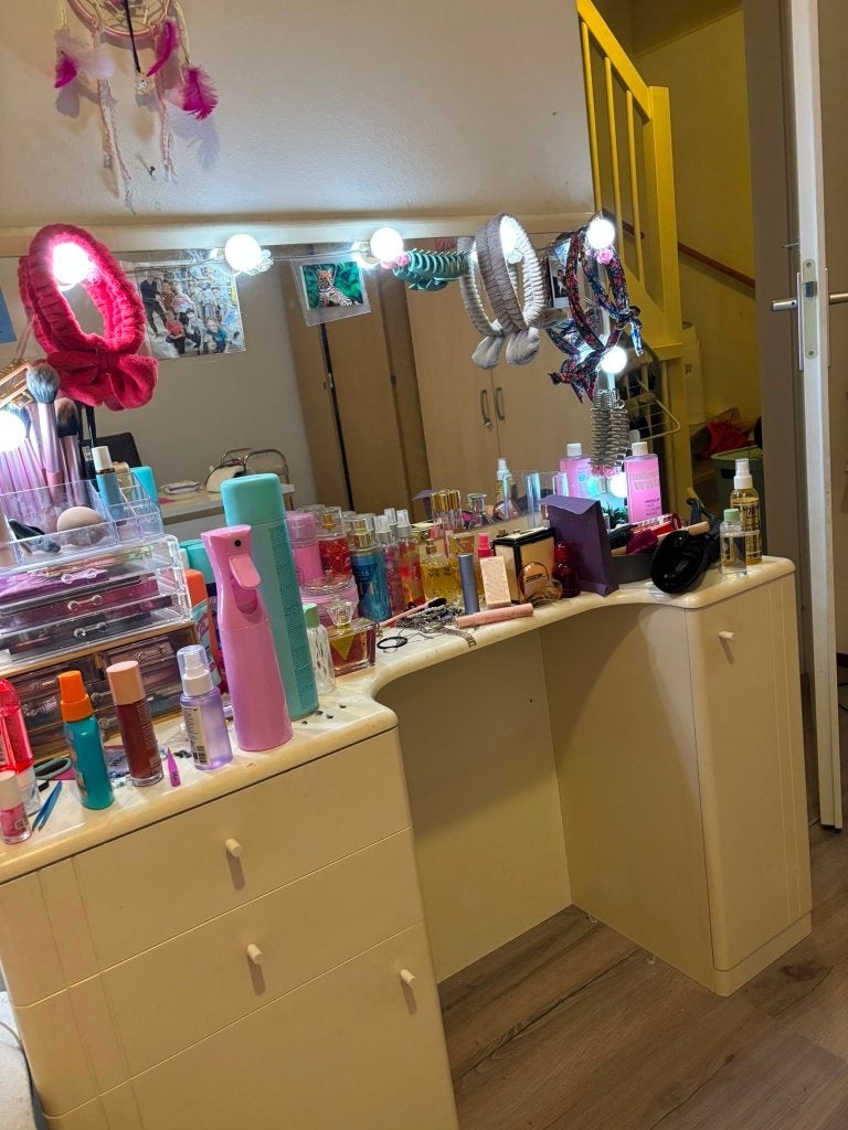 Leuke Makeup/ Kaptafel met spiegel, Huis en Inrichting, Tafels | Kaptafels, Ophalen, 50 tot 100 cm, Zo goed als nieuw, Minder dan 100 cm