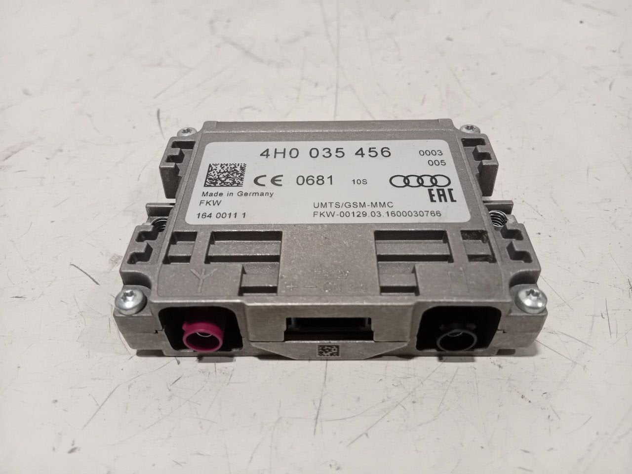 Antenne versterker Volkswagen Passat, Ophalen of Verzenden, Van der Ven Autorecycling B.V., Onderdelen@venauto.nl, Ettenseweg 76, 4706 PB Roosendaal, The Netherlands
