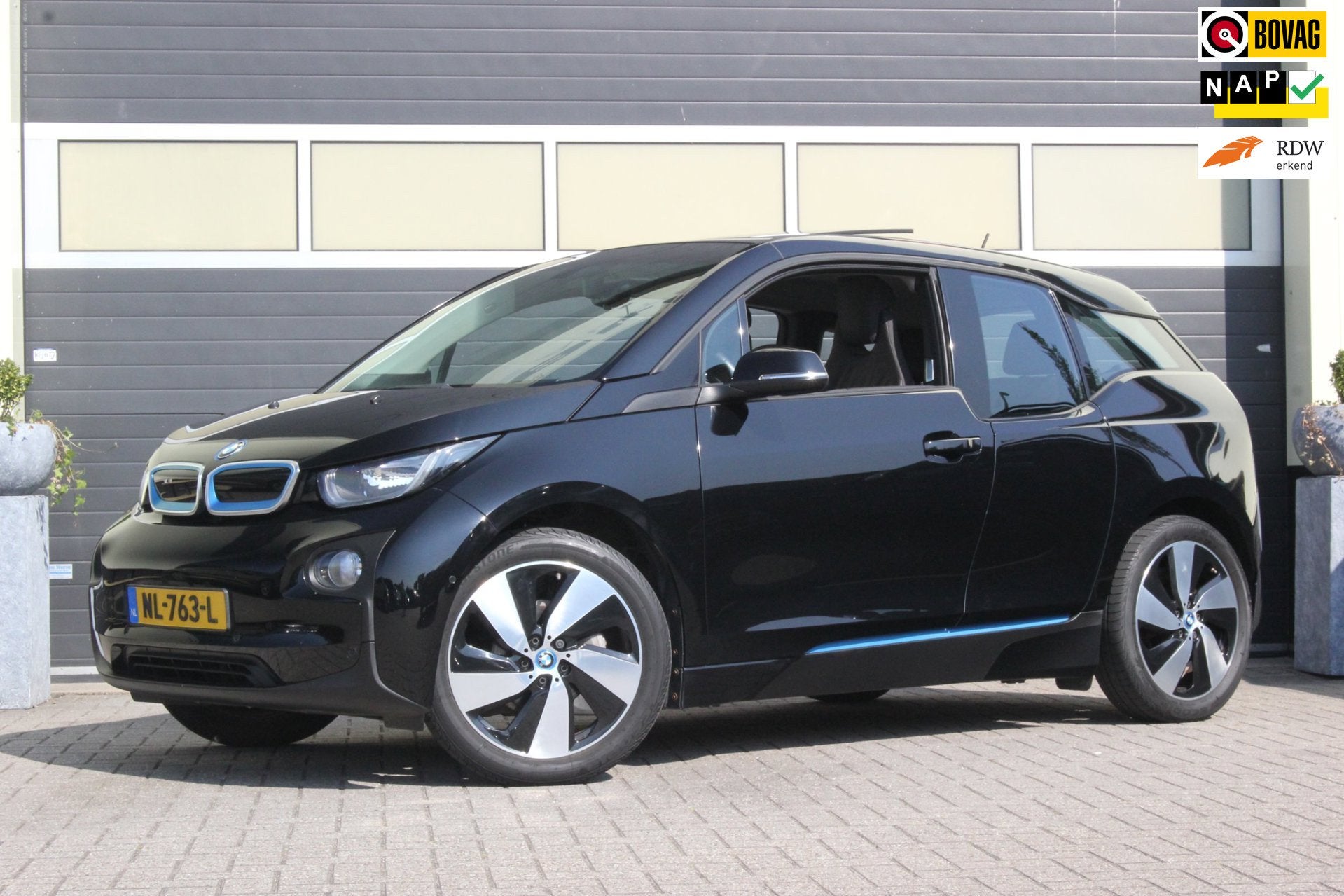 BMW I3 High Voltage Edition 94Ah 33 kWh | Schuifdak |, Automaat, Achterwielaandrijving, Gebruikt, Automatische klimaatregeling