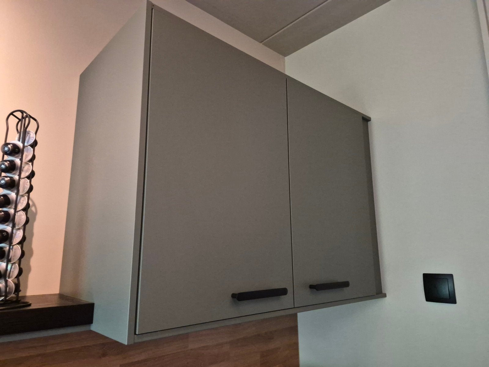 Metod zwarte bovenkast 80x37x60 cm met groen grijze deuren
