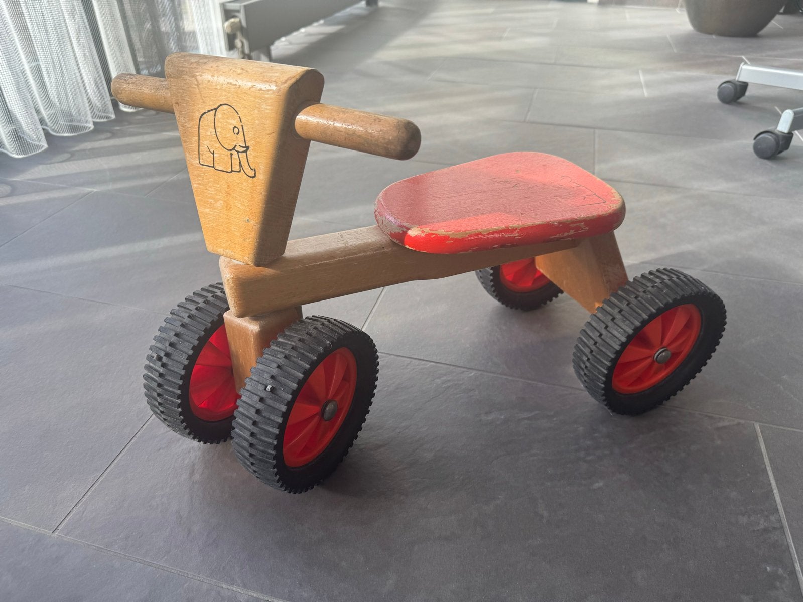 Houten loopfietsje met olifantje, Ophalen, Gebruikt, Loopfiets