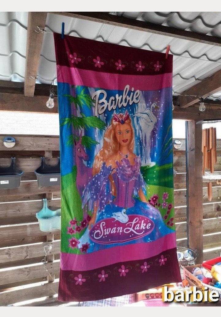 Handdoek strandlaken:frozen,cars,barbie,superman(pst/als nw), Ophalen of Verzenden, Zo goed als nieuw, Handdoek