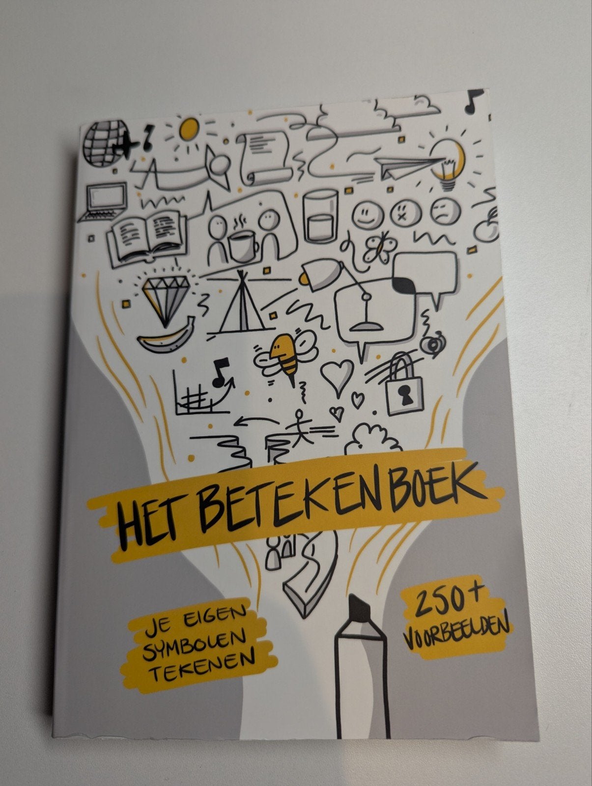 Het Betekenboek: Je Eigen Symbolen Tekenen - de Betekenaar, Ophalen of Verzenden, Zo goed als nieuw, Boek of Gids