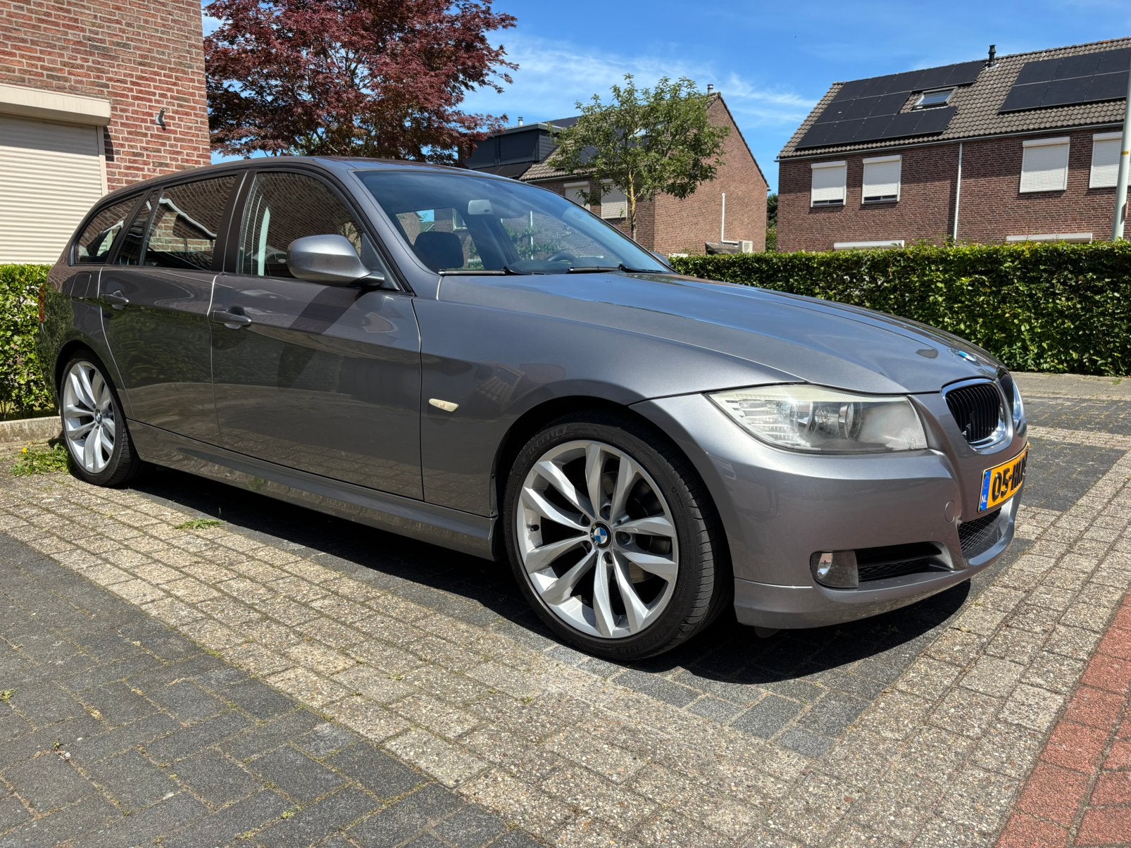 Nette BMW 3-Serie 318i Touring / 18” alu velgen / onderhoud, Origineel Nederlands, Handgeschakeld, Grijs, Particulier