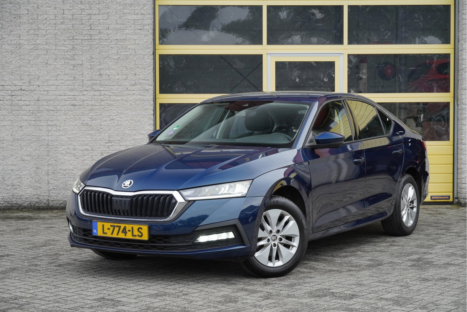 Skoda Octavia 1.0 e-TSI Automaat! 5drs Business Edition BJ20, Auto's, Dealer onderhouden, Stof, Gebruikt, Blauw