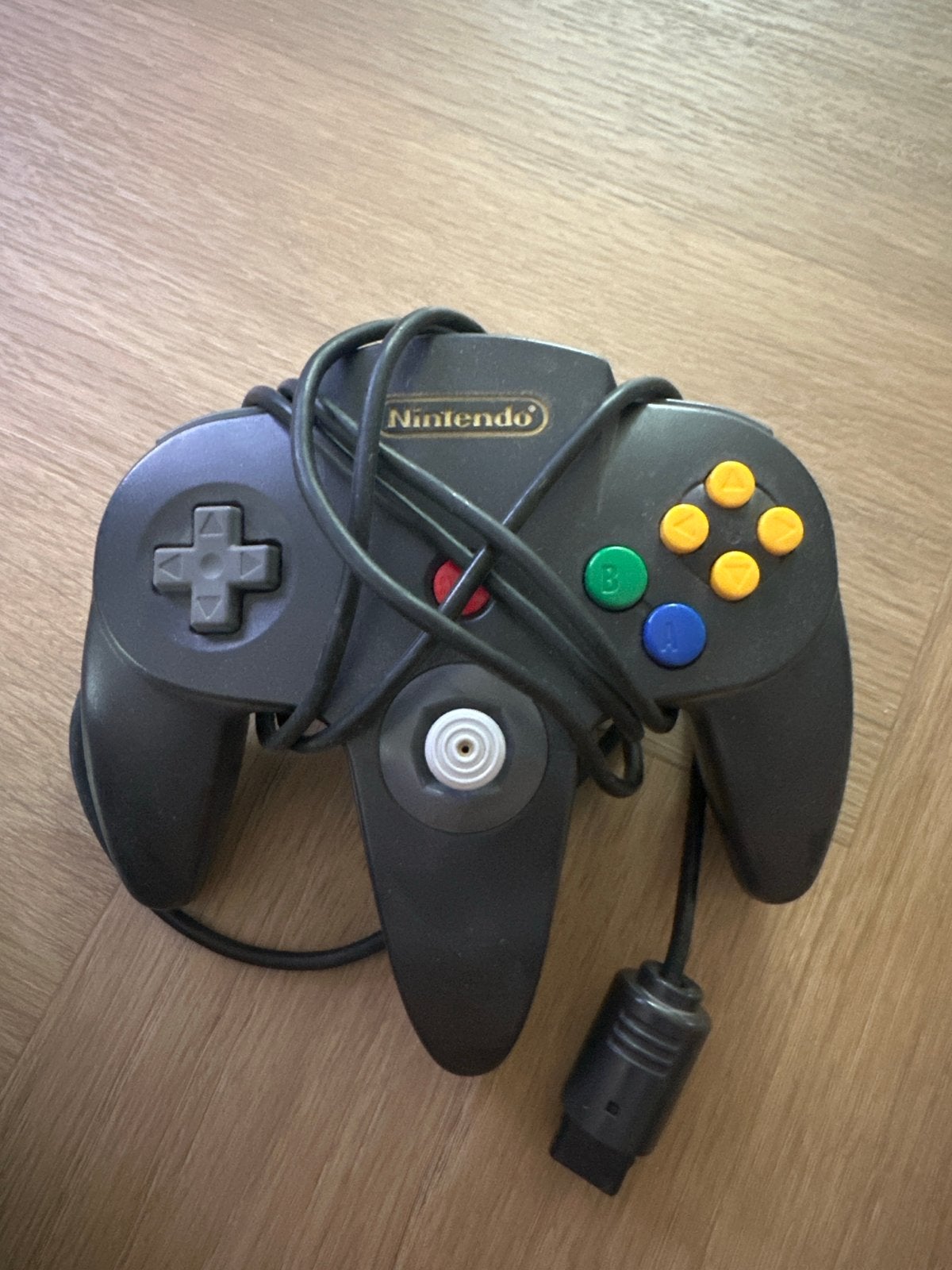 Nintendo 64 Controller - Zwart, Spelcomputers en Games, Spelcomputers | Nintendo 64, Ophalen of Verzenden, Gebruikt, Met 1 controller
