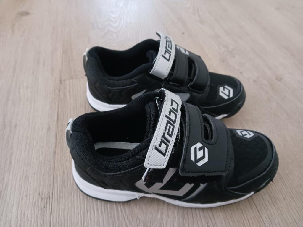 Hockeyschoenen maat 28, Sport en Fitness, Hockey, Ophalen, Zo goed als nieuw, Schoenen