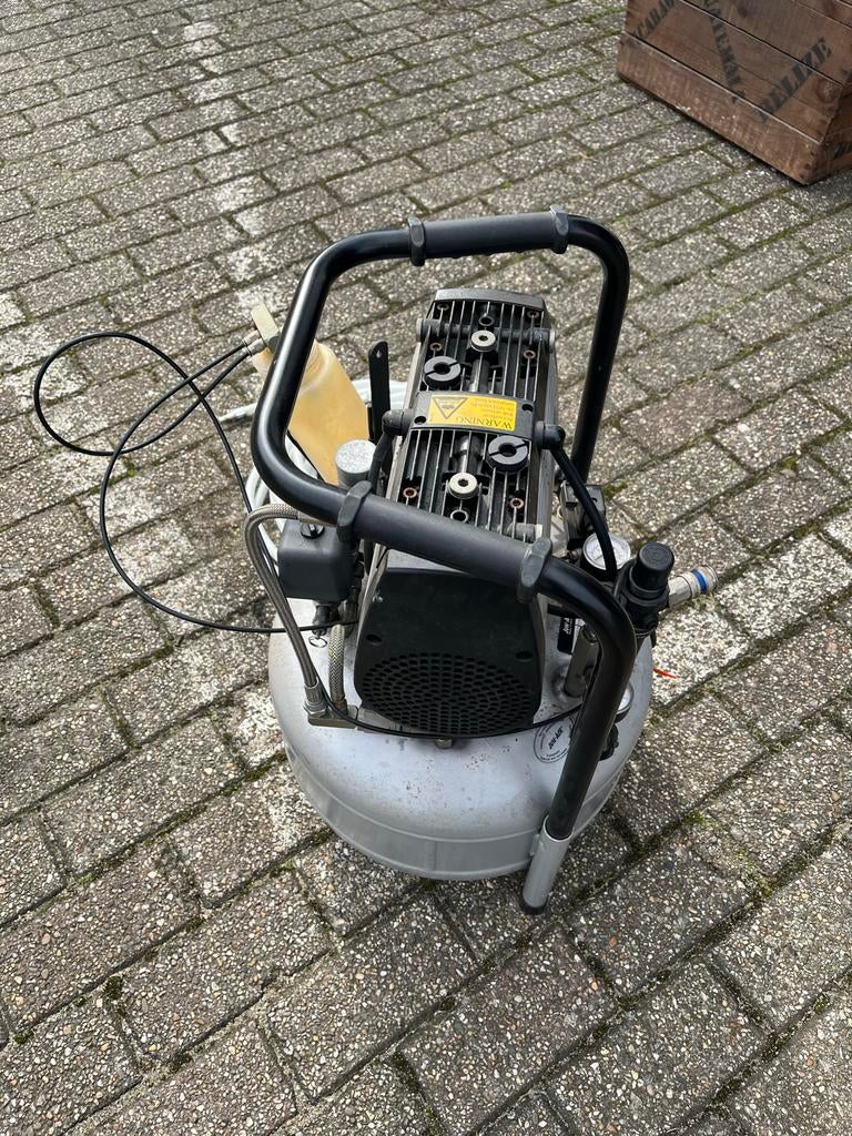 Jun-Air OF302-25 Compressor, Doe-het-zelf en Verbouw, Compressors, Ophalen, Gebruikt, Jun-air benelux bv, 10 bar of meer