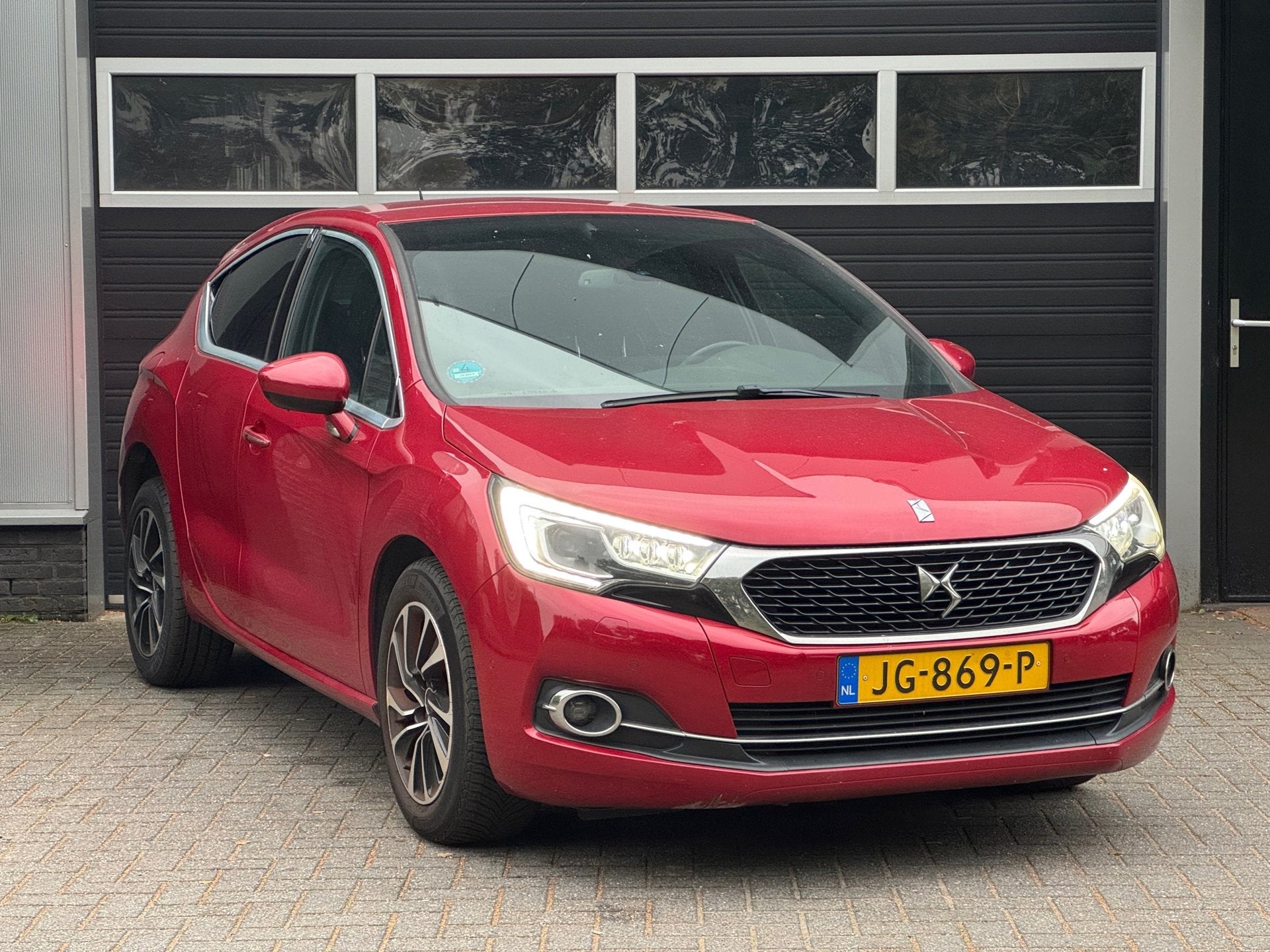 DS 4 1.6 THP Chic LEES ADVERTENTIE, Auto's, Gebruikt, Euro 6, 4 cilinders, 1650 kg