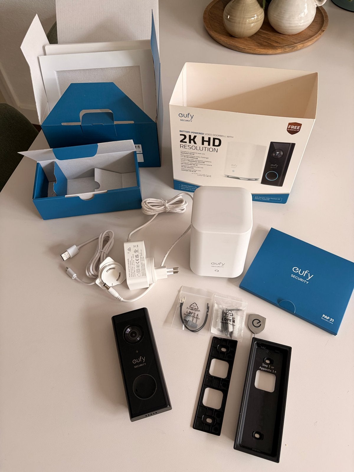 Eufy Videodeurbel 2K met Homebase 2, Ophalen of Verzenden, Zo goed als nieuw, Buitencamera