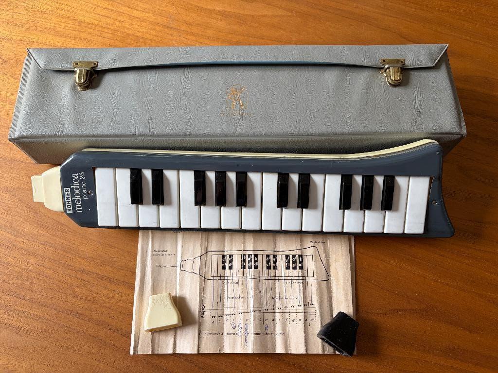 Hohner mondharmonica piano 26, Ophalen of Verzenden, Gebruikt, Overige typen, Met koffer of doosje