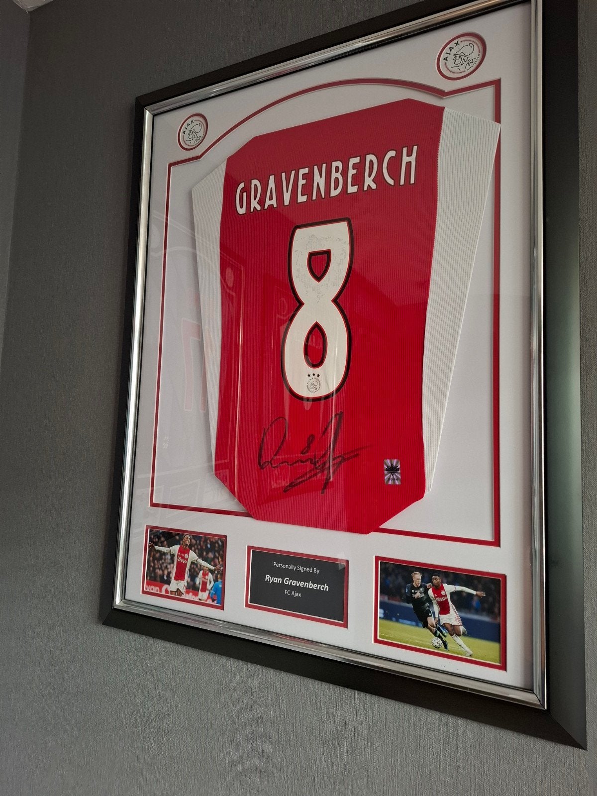 Gesigneerd Ryan Gravenberch Ajax shirt - Ingelijst, Ophalen of Verzenden, Zo goed als nieuw, Ajax, Shirt