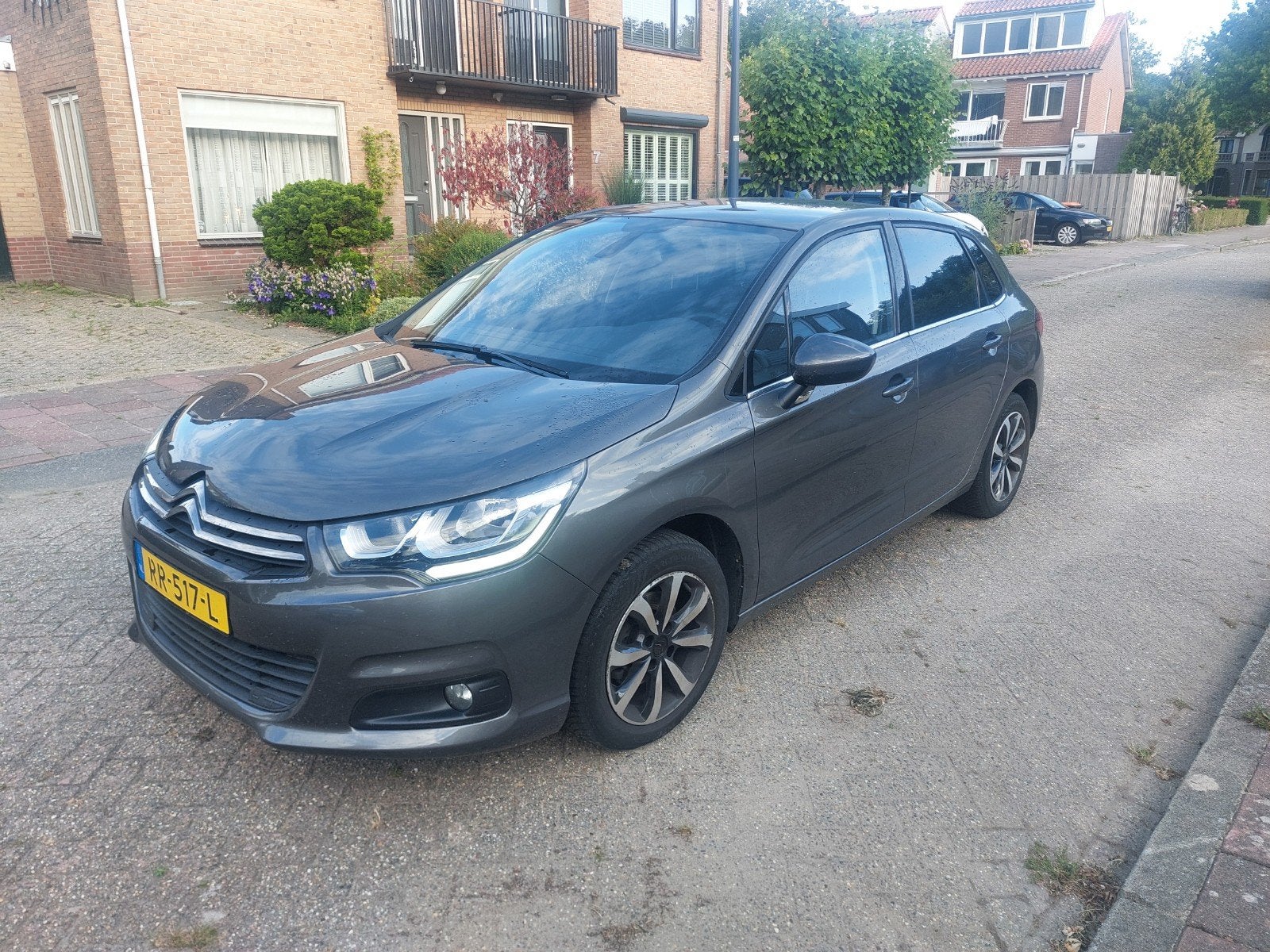 Citroën C4 1.2 E-thp 96KW 2018 Grijs - btw auto, Auto's, 1550 kg, 1199 cc, Origineel Nederlands, 3 cilinders