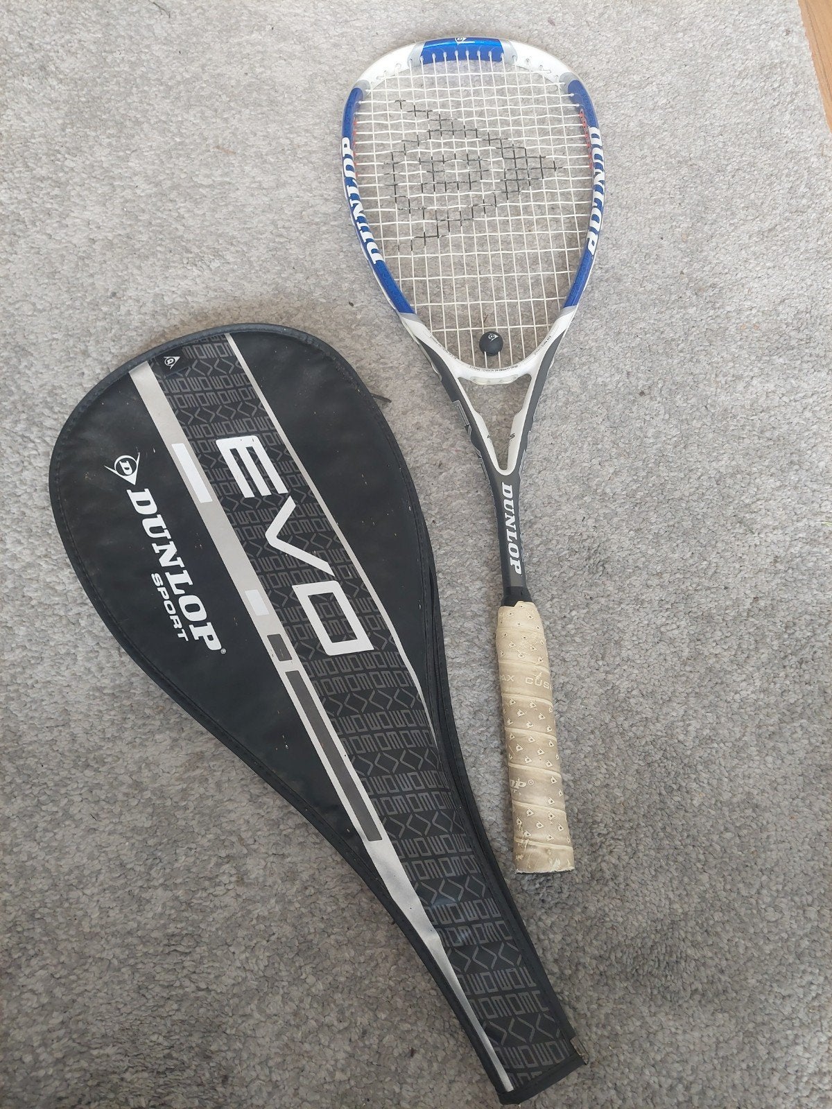Squash racket Dunlop, Sport en Fitness, Squash, Ophalen of Verzenden, Zo goed als nieuw, Racket, Met hoes