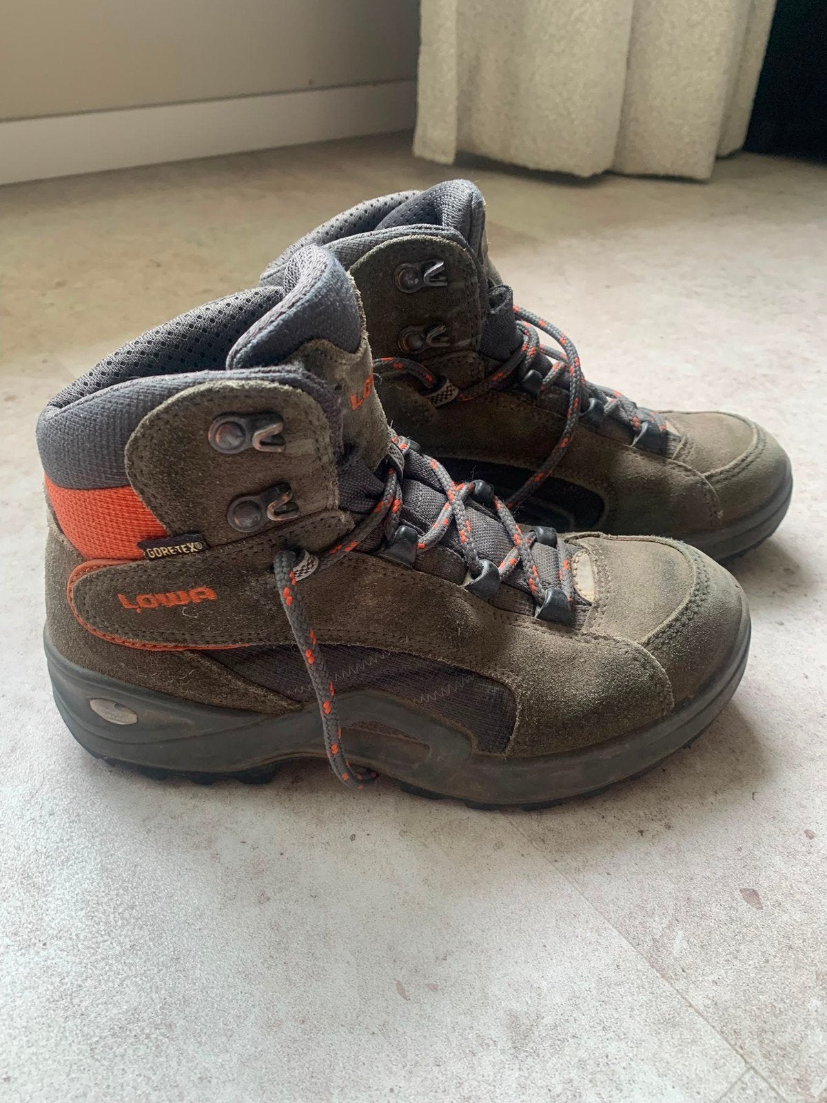 Lowa kinder bergschoenen, Ophalen of Verzenden, Gebruikt, Schoenen