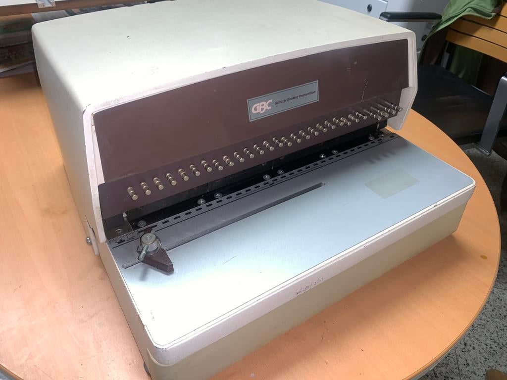 Professionele GBC elektrische ponsmachine / inbindmachine, Ophalen, Nnb, Nnb, Gebruikt