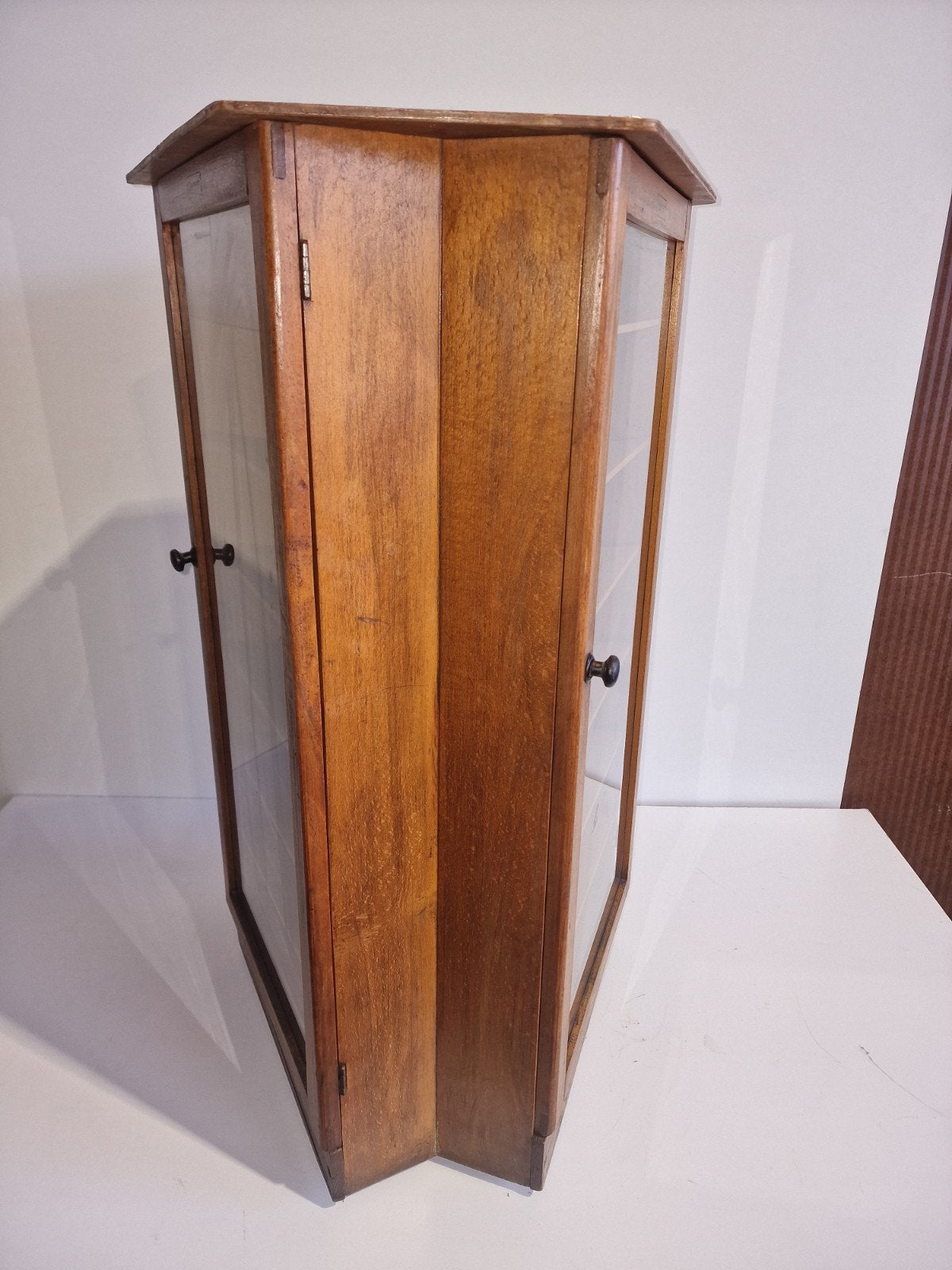 toonbank vitrine In carrousel, Ophalen