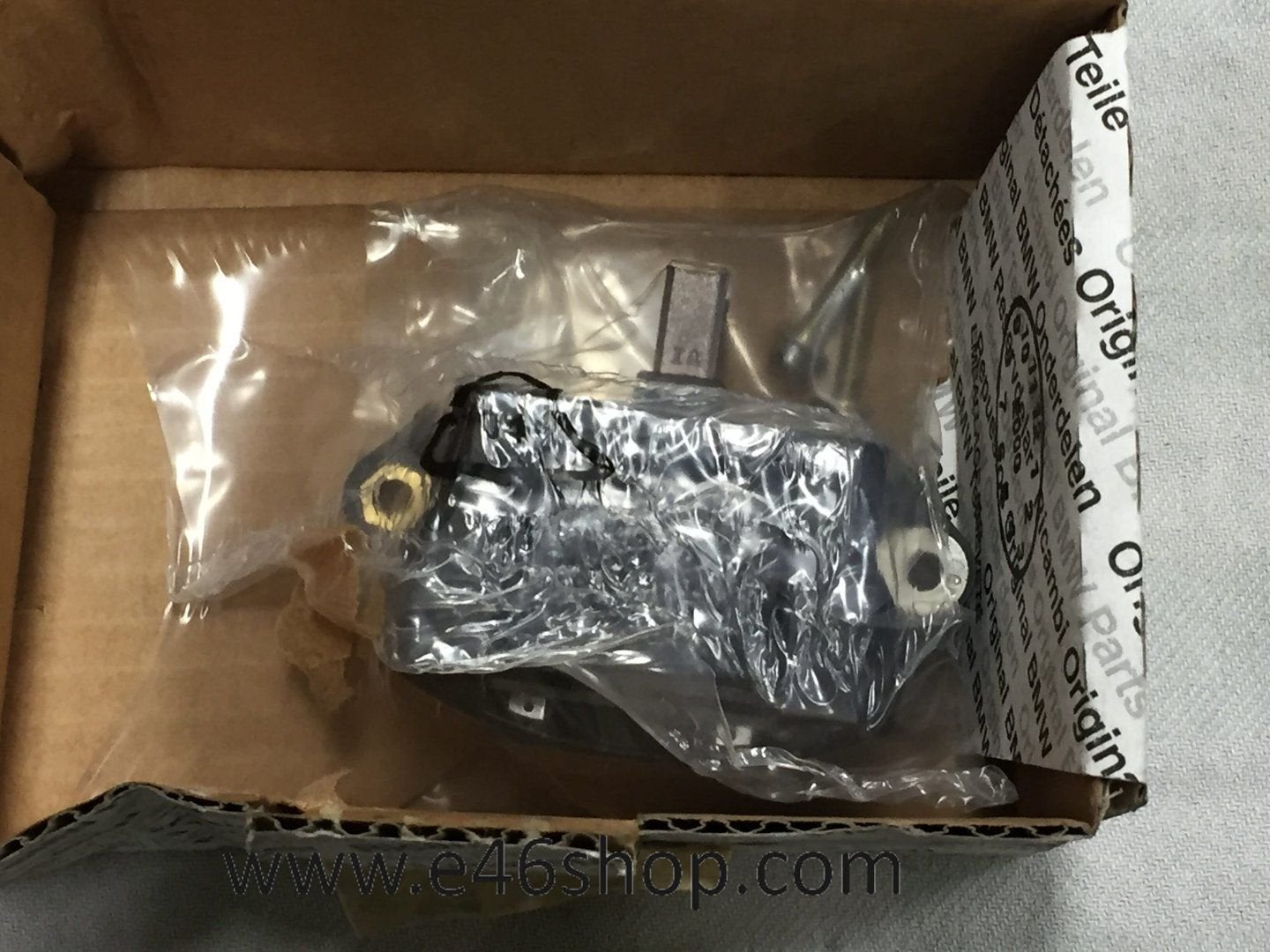 Voltage regelaar BMW E36 E34 M50 motor oe 12311748607 org en, -, -, Nieuw, Ophalen of Verzenden