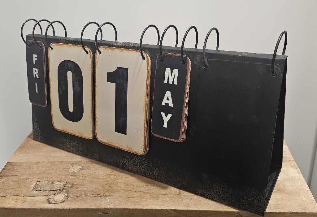 OUDE BROCANTE METALEN JAARKALENDER, Diversen, Ophalen of Verzenden, Jaarkalender, Gebruikt