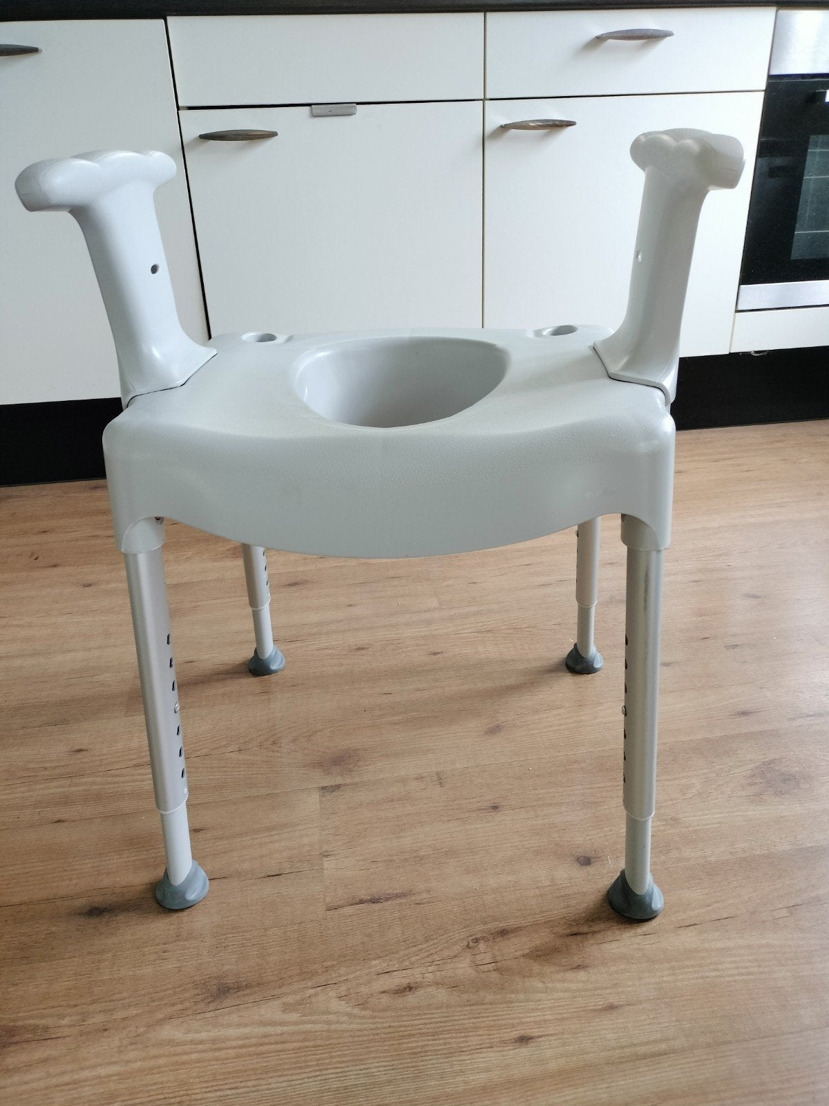 overzettoiletstoel Etac Swift, Diversen, Ophalen, Zo goed als nieuw