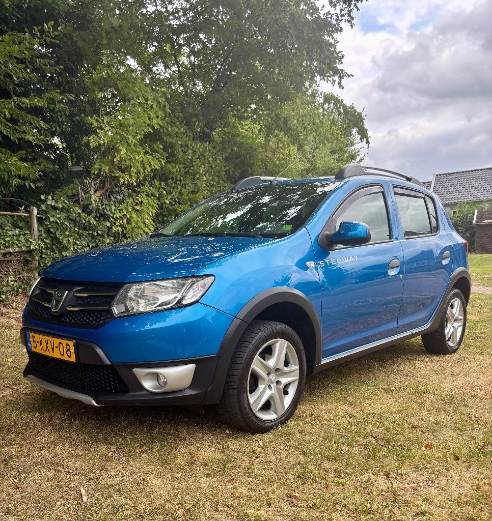 Dacia Sandero Stepway 0.9 TCE Lauréate, Voorwielaandrijving, 898 cc, 40 €/maand, Zwart
