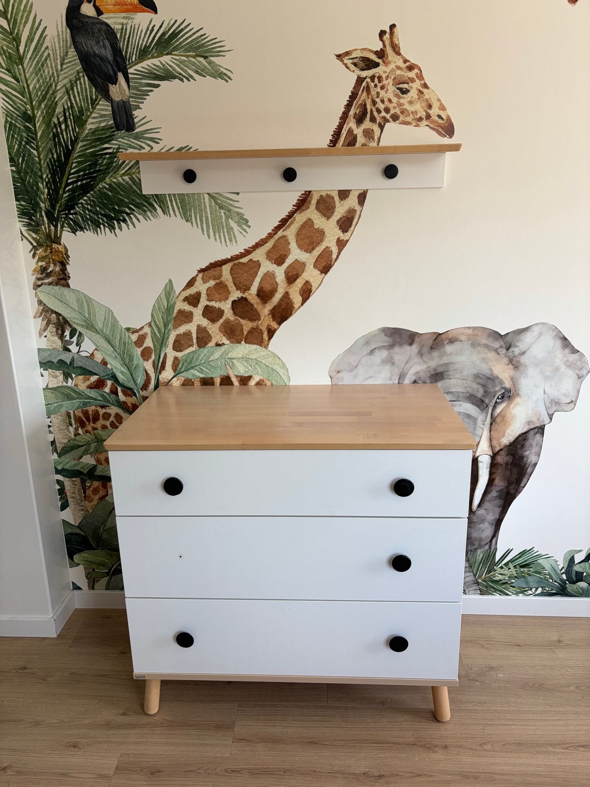 Commode/Kast met lichte gebruikssporen en aanpasbare knoppen, Kinderen en Baby's, Kinderkamer | Commodes en Kasten, Gebruikt, 75 tot 100 cm