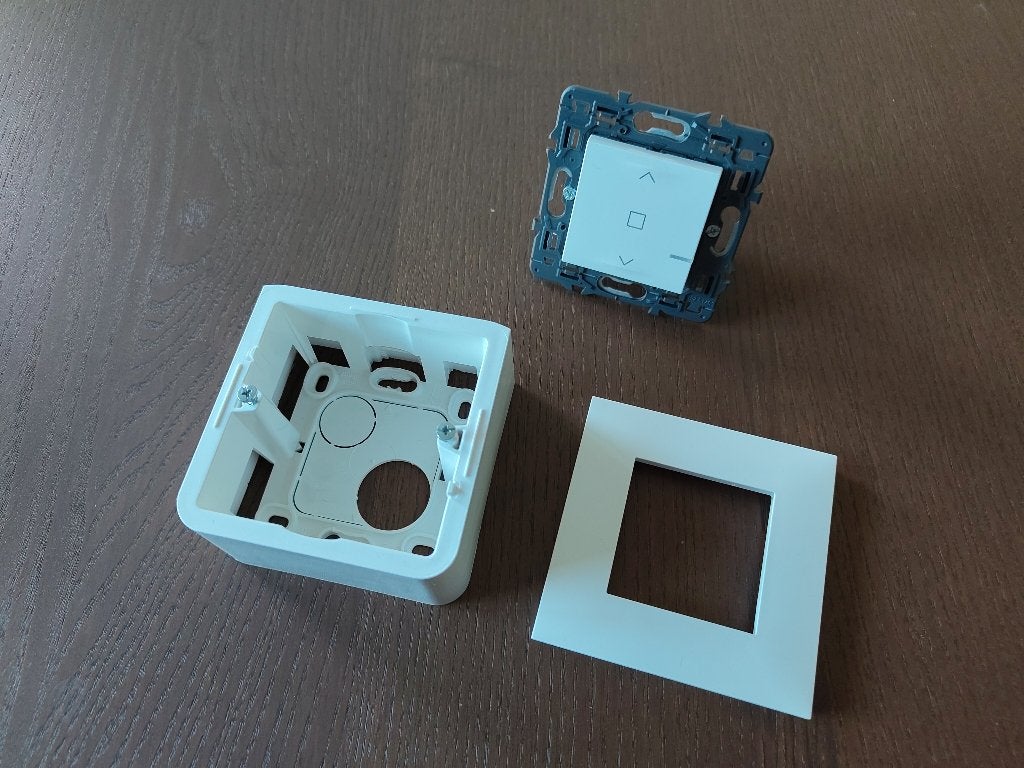 Legrand rolluik/zonnewering Zigbee schakelaar, Ophalen of Verzenden, Zo goed als nieuw