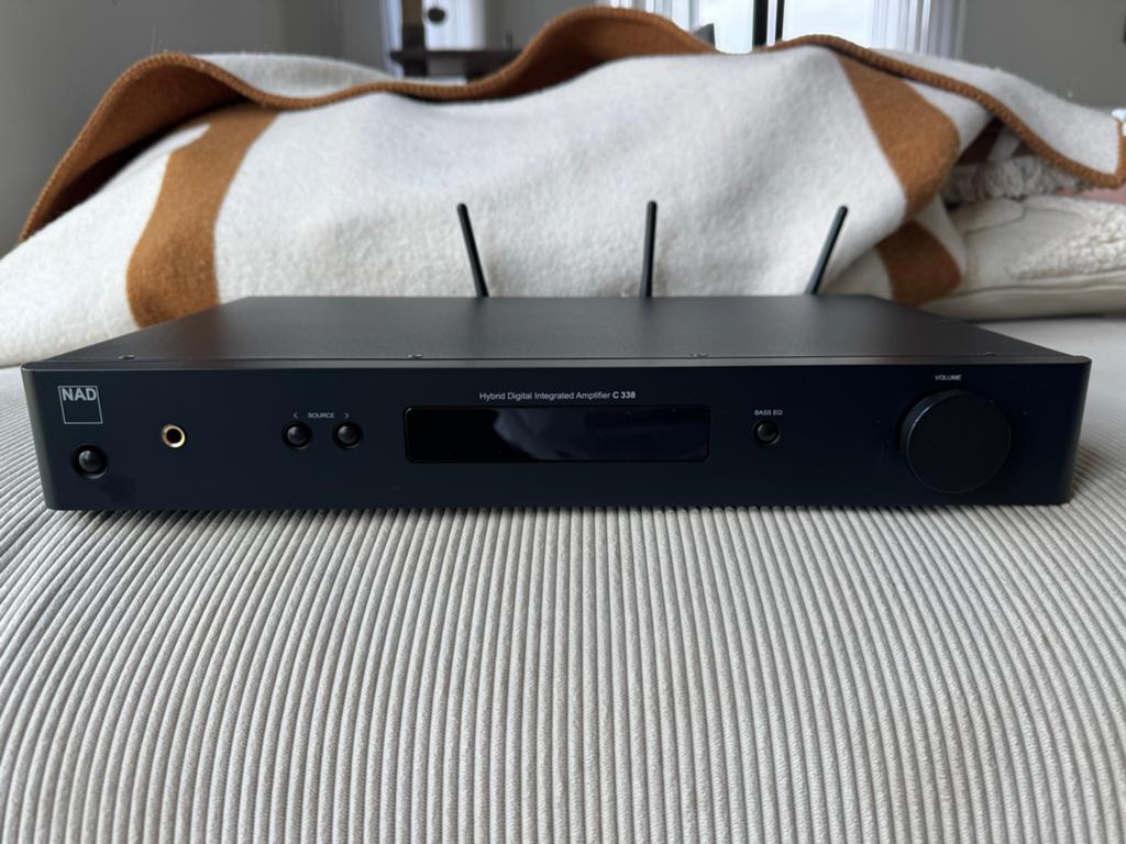 NAD C338 Hybride Digitale Geïntegreerde Versterker, Gebruikt, 60 tot 120 watt, Stereo, Ophalen