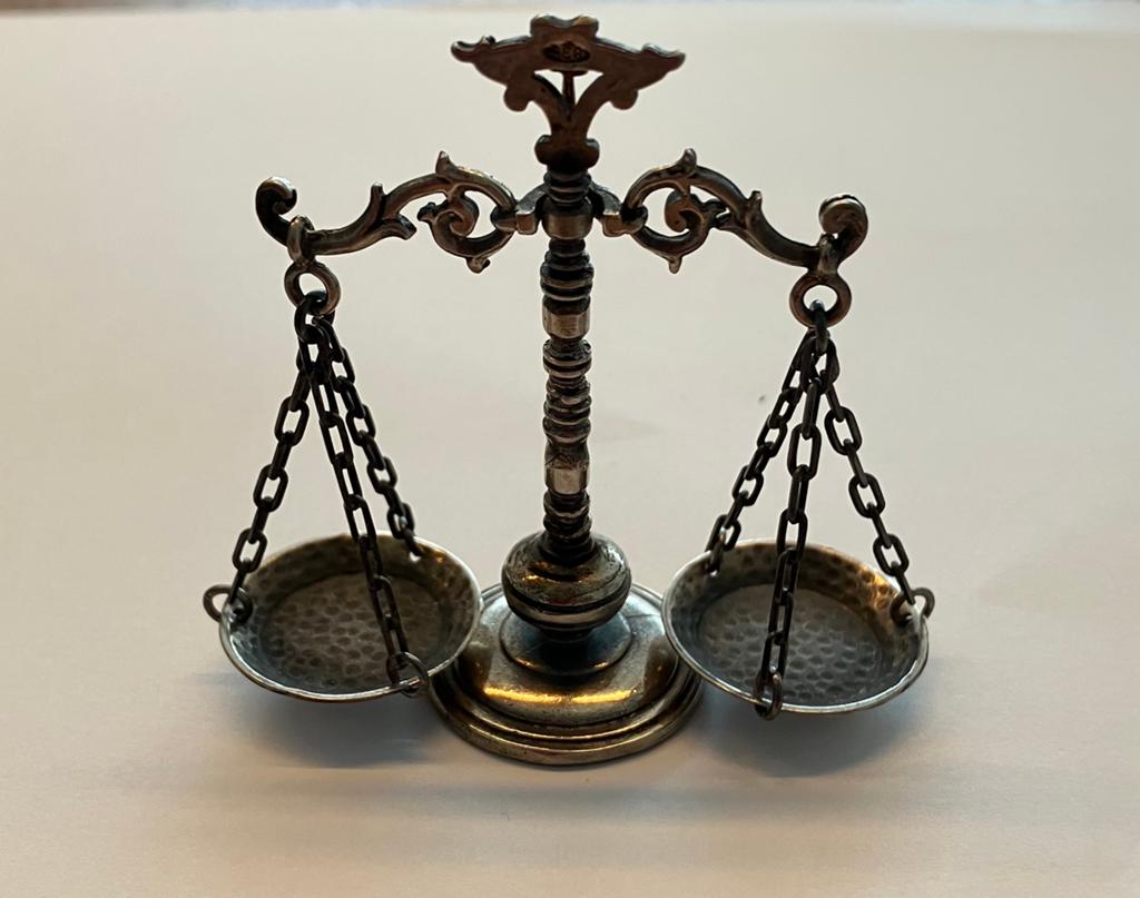 Zilveren miniatuur weegschaal., Ophalen of Verzenden, Zilver