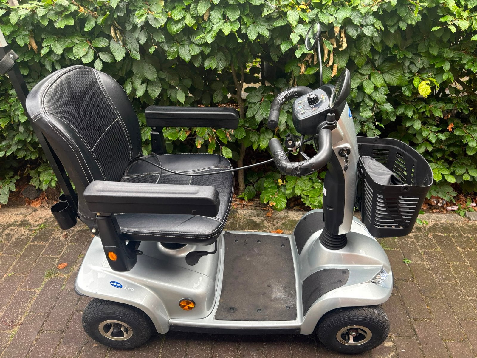 Invacare leo 4, Ophalen, Zo goed als nieuw