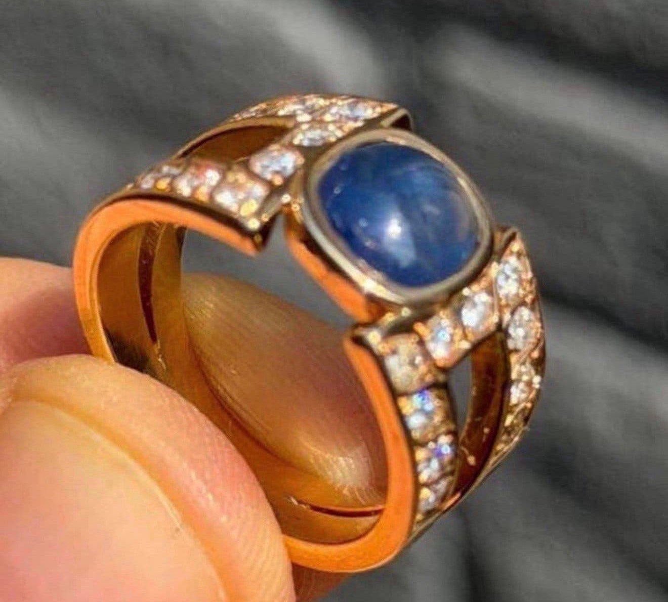 Prachtige 18 karaat gouden ring met saffier en 20 diamanten!, 18 tot 19, Ophalen of Verzenden, Met edelsteen, Dame