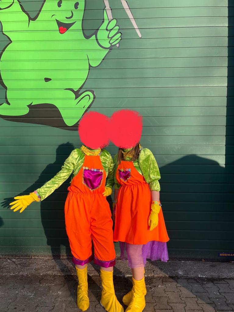 Te koop: carnavalspakken thema tuinieren, Kleding | Dames, Carnavalskleding en Feestkleding, Carnaval, Maat 42/44 (L), Ophalen of Verzenden
